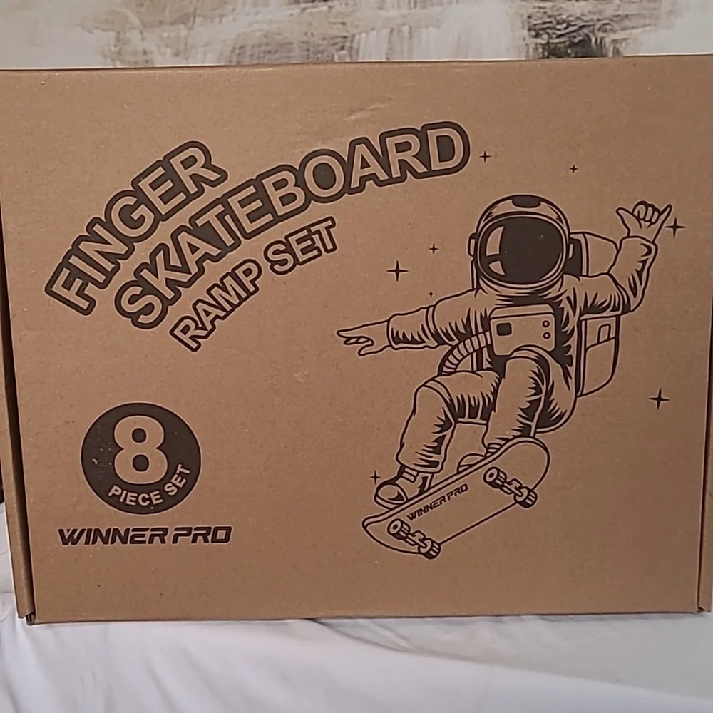 New in box! Winner Pro 8 piece Finger Skateboard ramp fingerboard skate park set